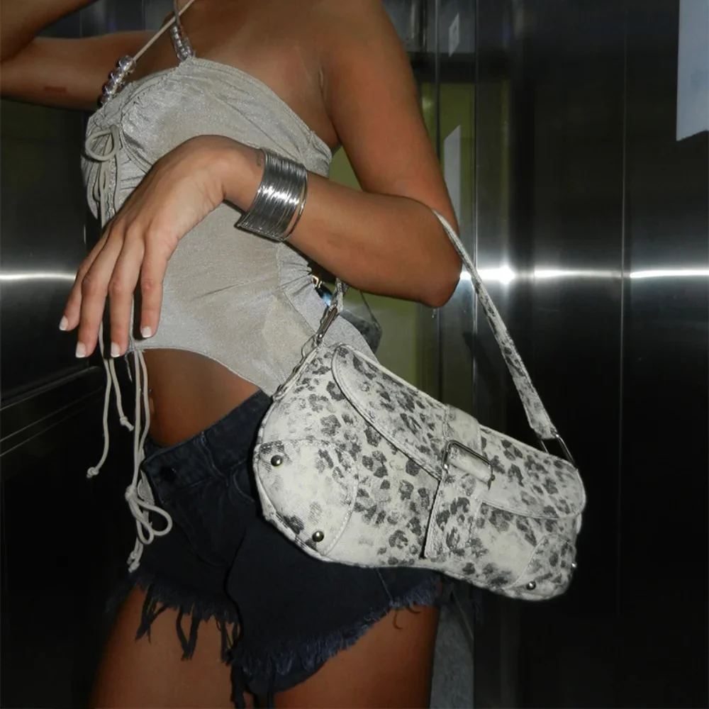 2026 Nieuwe Bloemprint Schoude - Saddle Bag Distressed recensie en prijs